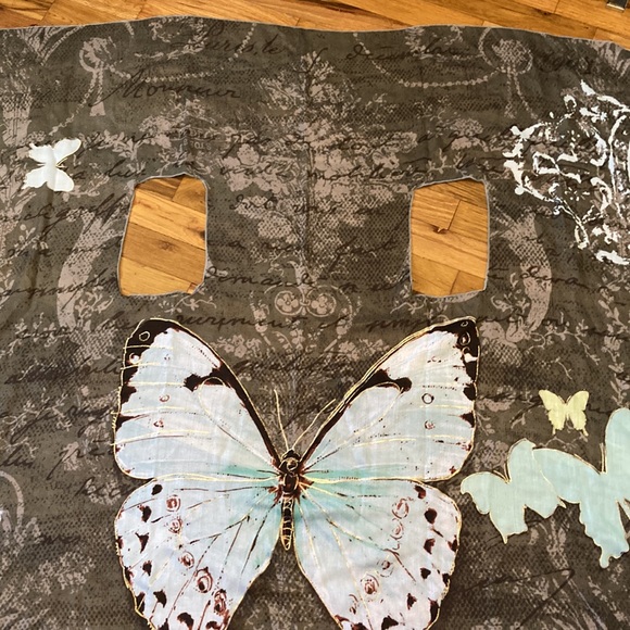 byDesign ‘Artists Series’ Shawl Butterfly Drape One Size Measures 41”x 54” flat. - Picture 15 of 16